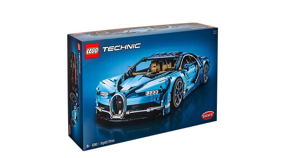 Lego Technic Bugatti Chiron – exkluzivní model repliky s řadou funkcí včetně aerodynamické karoserie s aktivním zadním křídlem, drátěnými ráfky s nízkoprofilovými pneumatikami včetně propracovaných brzdových kotoučů a motoru W16 s pohyblivými písty, 9999 Kč.
