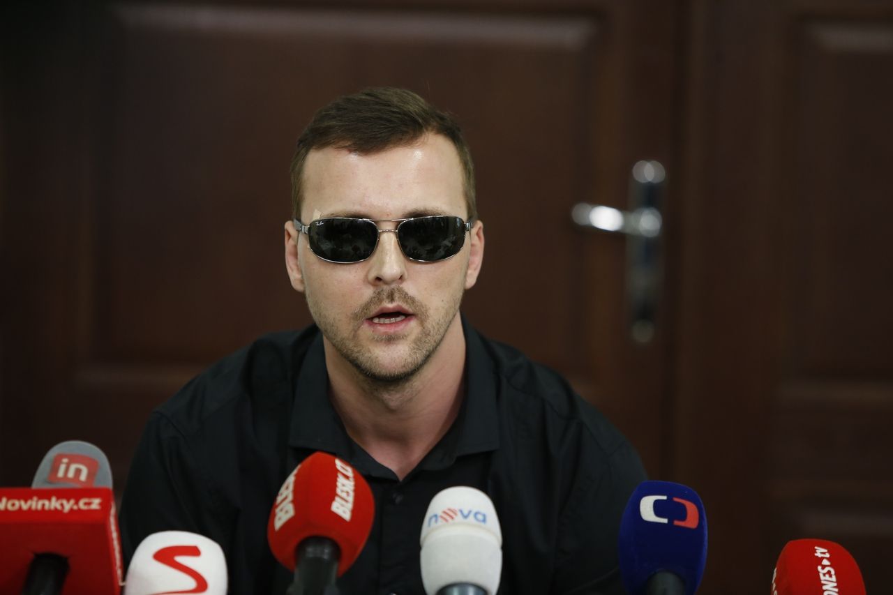 Cisnik brutalne napadeny cizinci v Praze musel na dalsi operaci ...