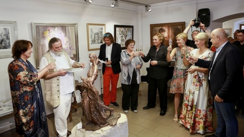 Malíř Šumavy Miroslav Houšť vystavuje v Kašperských Horách, slavnostní vernisáž výstavy  