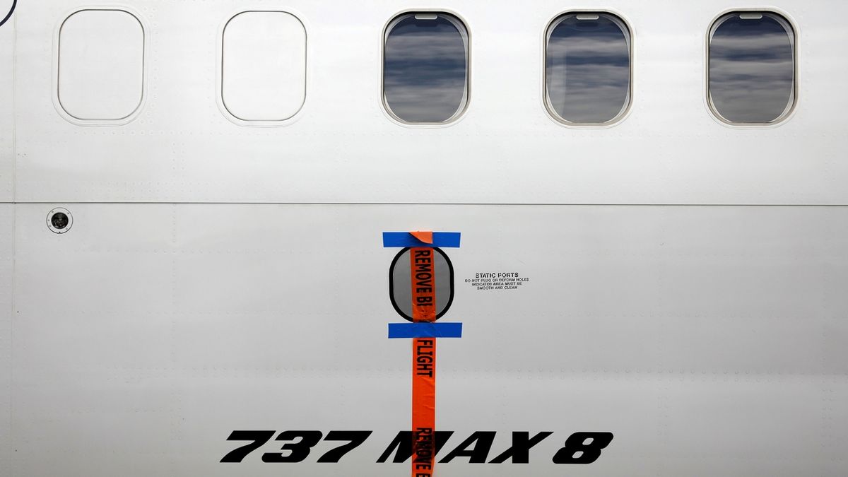 Boeing 737 MAX-8 aerolinek Garuda Indonesia.