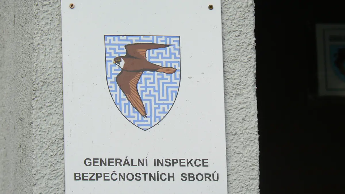 Sladky Zivot Policejniho Duchodce Berziho Bere 60 Tisic Vysluhy I