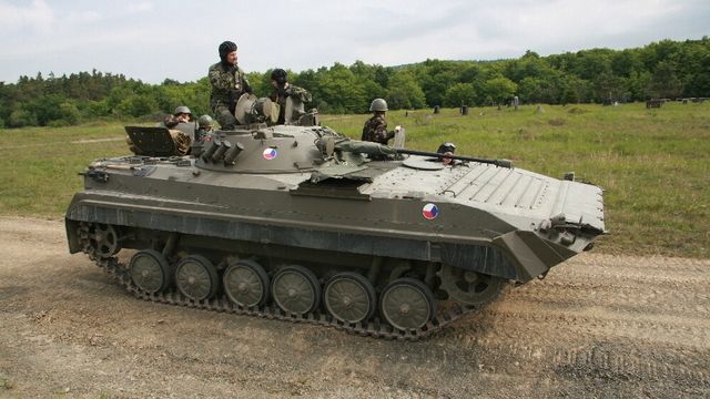 Bojové vozidlo pěchoty na archivním snímku