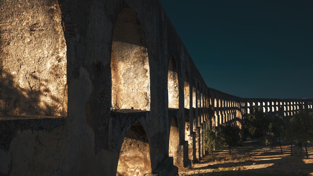 Akvadukt Amoreira je jednou z dominant města Elvas, pochází ze 16. století.