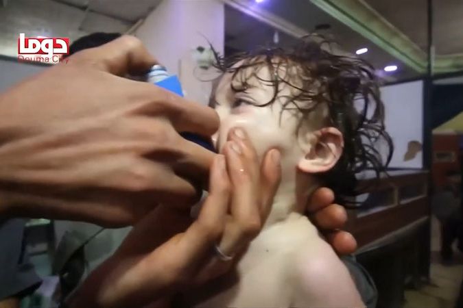 BEZ KOMENTÁŘE: Údajný chemický útok v syrském městě Dúmá