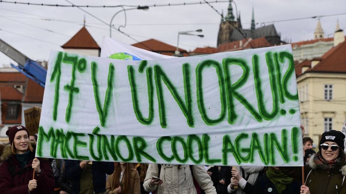 Studentská demonstrace v Praze za ochranu klimatu