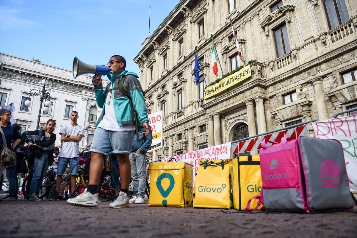Milánský protest poslíčků proti některým praktikám digitálních platforem, květen 2018