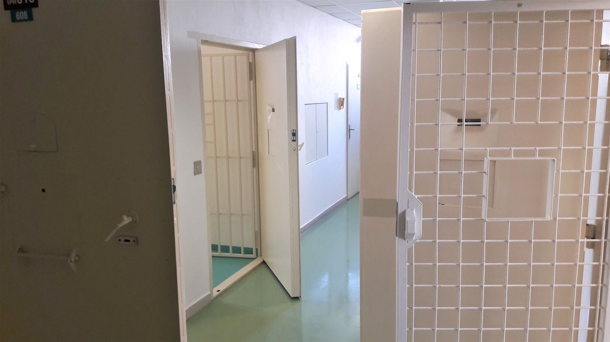 Nakažených vězňů je v Česku minimum