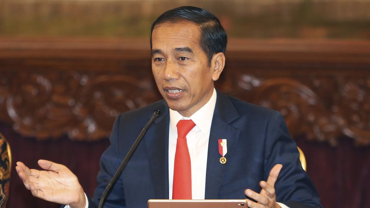 Indonéský prezident Joko Widodo na tiskové konferenci v pondělí oznámil přesun hlavního města na Borneo