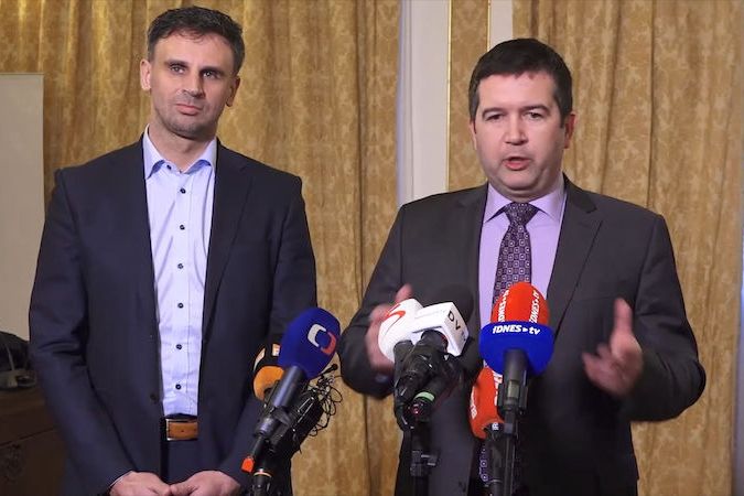 Jan Hamáček a Jiří Zimola po jednání s Andrejem Babišem o možné vládní spolupráci