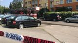 Požár v bytě s mrtvou ženou v Praze založil vrah. Zakrvácený utekl