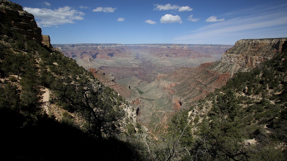 Vyhlídkové lety nad Grand Canyonem jsou velmi populární turistickou atrakcí. 
