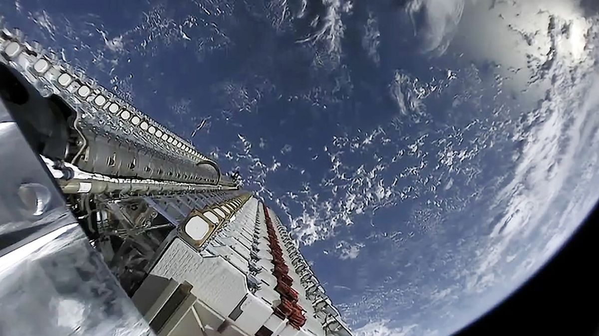 Raketa Falcon 9 vynesla 23. května na oběžnou dráhu prvních 60 satelitů systému Starlink 