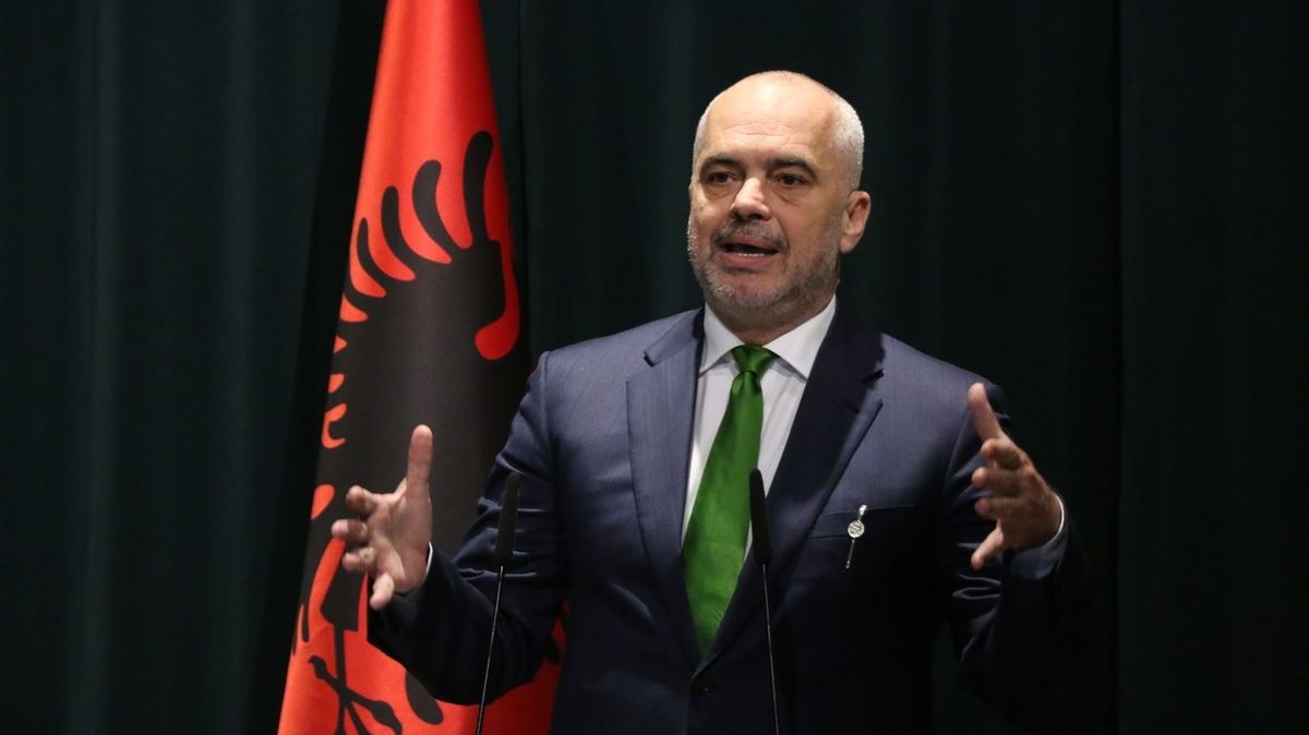 Incident odsoudil i albánský předseda vlády Edi Rama (na snímku). 