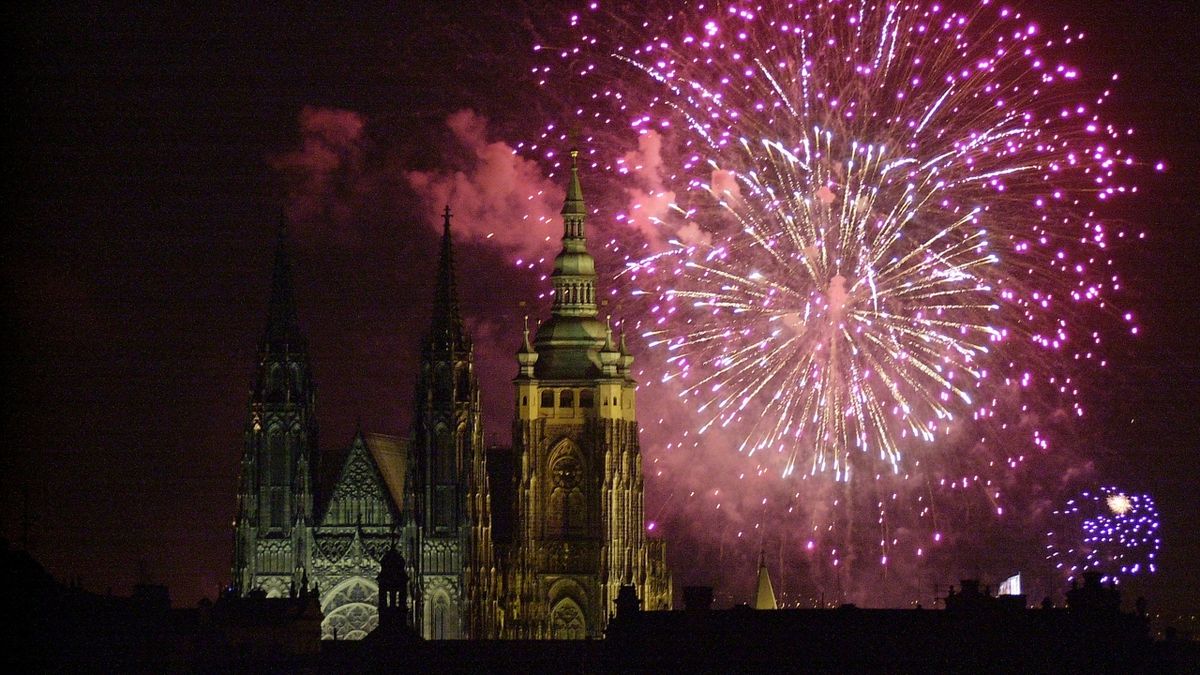 Kvůli šetření nebude v Praze ani novoroční videomapping. Vyšší podporu má naopak duhový festival