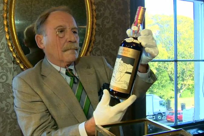 BEZ KOMENTÁŘE: Láhev whisky se vydražila v přepočtu za téměř 25 miliónů korun