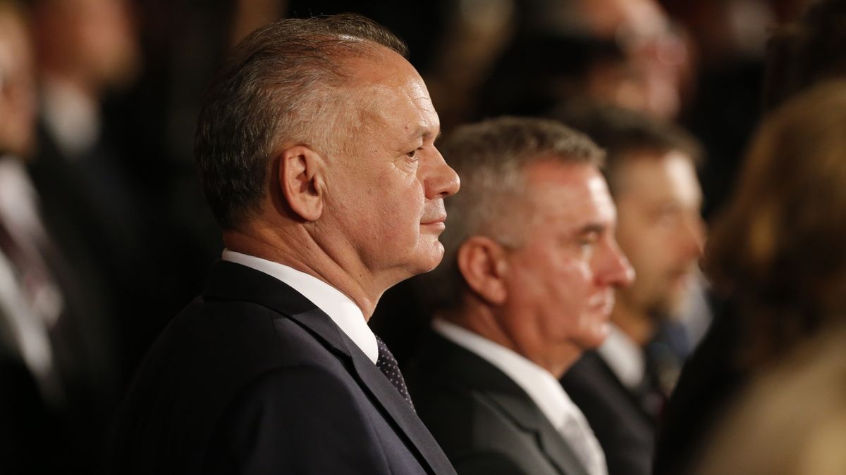 Slovenský prezident Andrej Kiska před ceremoniálem ve Vladislavském sále Pražského hradu.