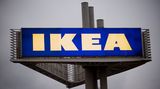 Dítě v americké pobočce IKEA našlo v gauči nabitou zbraň a zmáčklo spoušť