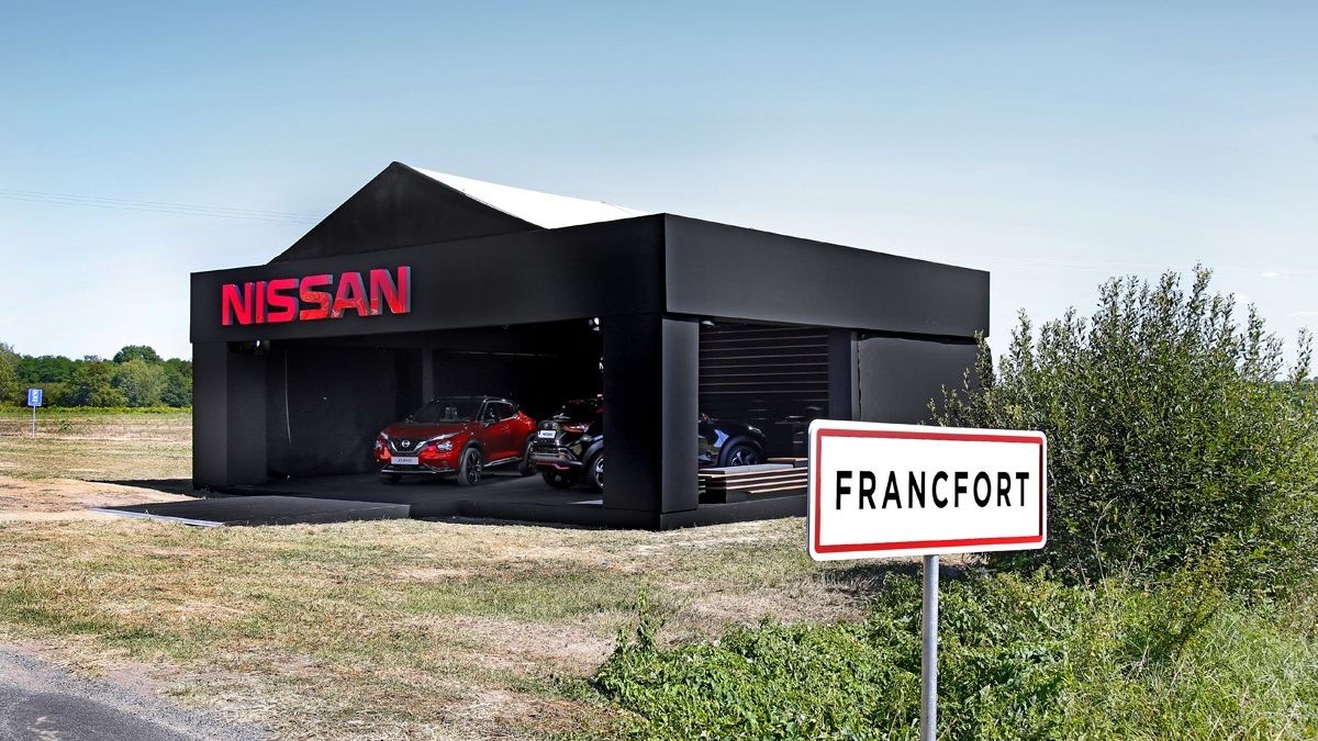 Stánek Nissanu ve Francfortu