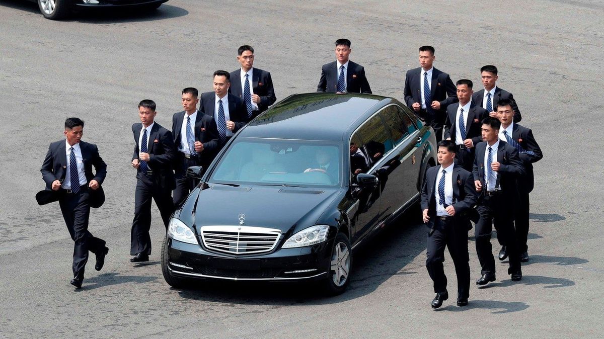 Mercedes, jímž jel loni v Jižní Koreji severokorejský vůdce Kim Čong-un 