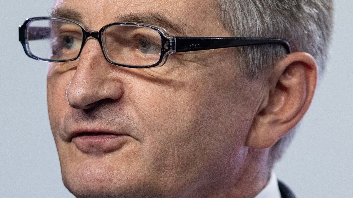 Předseda polského Sejmu Marek Kuchciński oznamuje svou rezignaci.