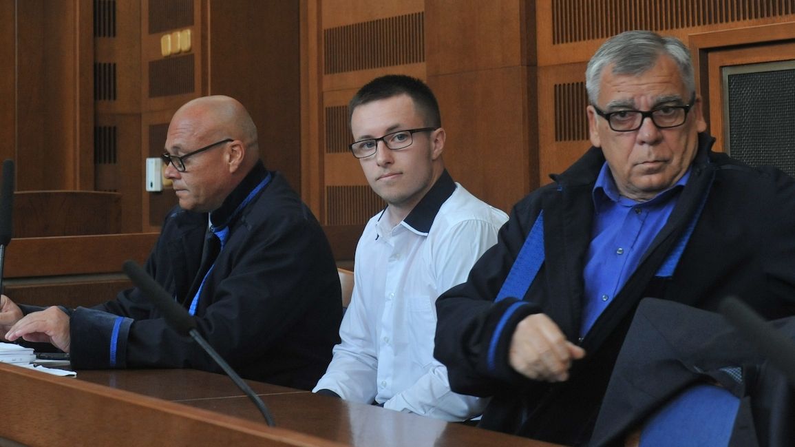 Lukáš Nečesaný se svými advokáty u soudu (archivní snímek)