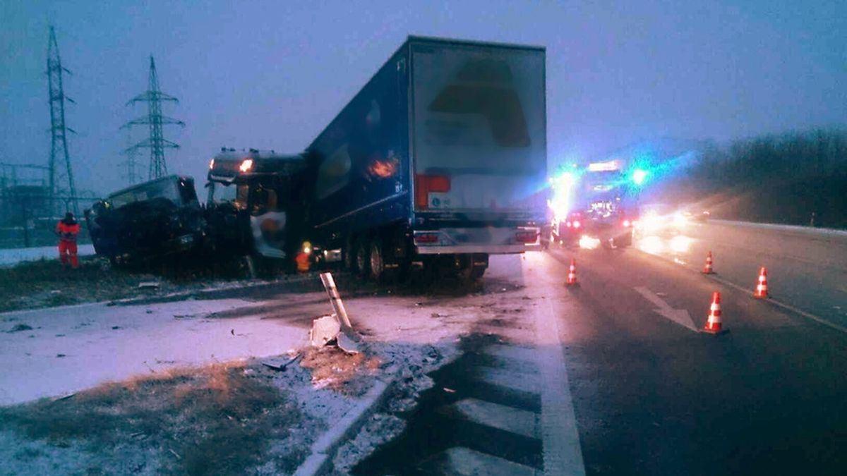 Nehoda u Mikulova na Břeclavsku.