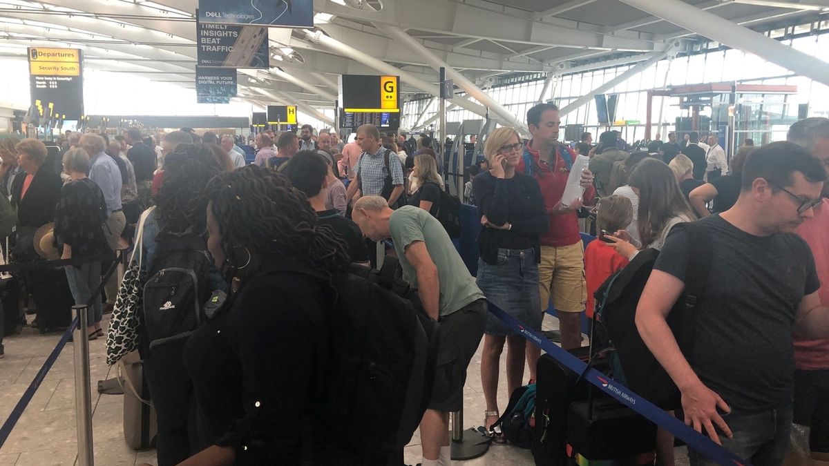 Chaos na letišti Heathrow po rušení letů British Airways