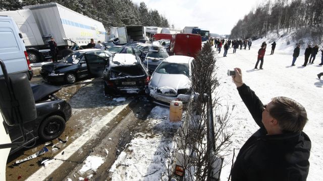 Při nejhorší nehodě havarovalo 231 aut.