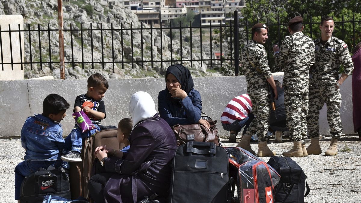 Syrští uprchlíci na syrsko-libanonské hranici se připravují k návratu do vlasti 