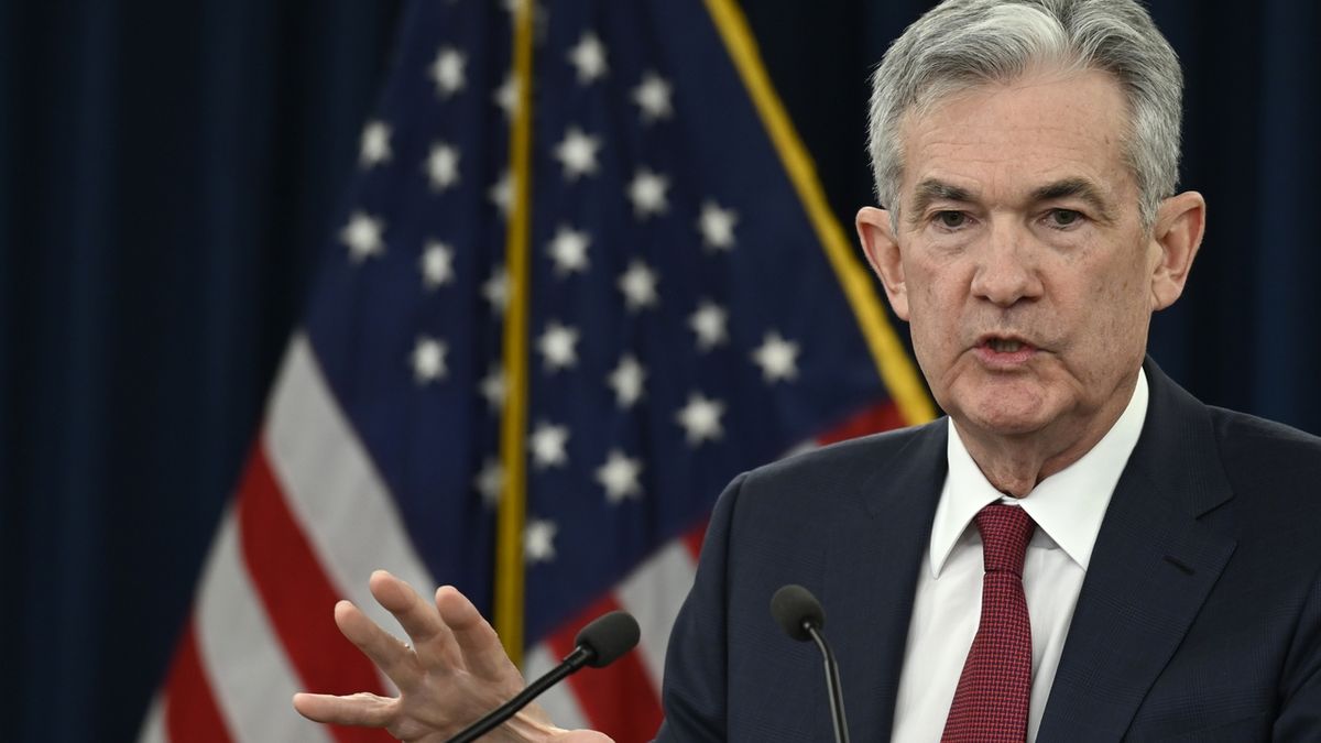 Fed úrokové sazby nesnížil, akcie oslabily