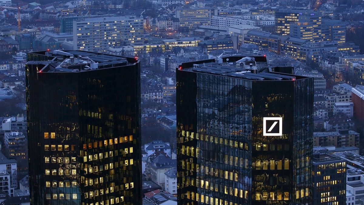 Centrála Deutsche Bank ve Frankfurtu.