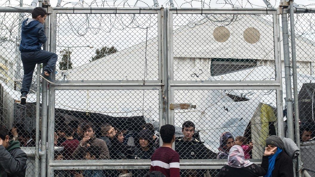 Uprchlíci tísnící se v táboře Moria na řeckém ostrově Lesbos