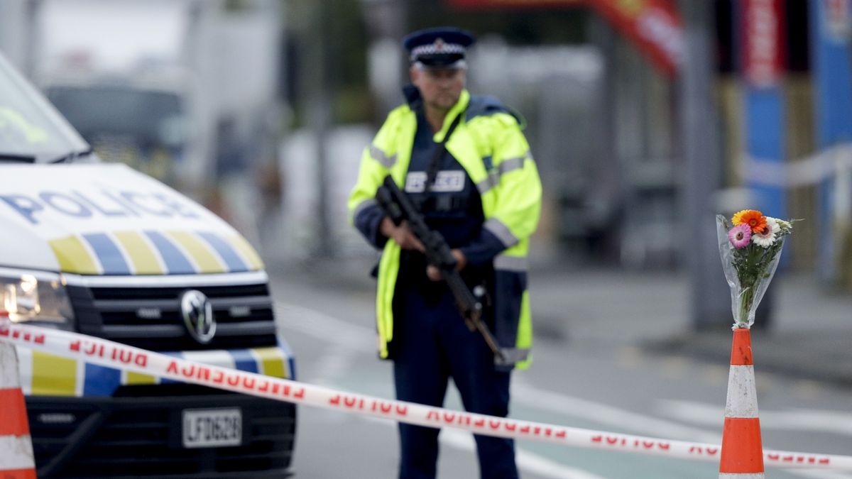 Policista po útoku v novozélandském Christchurch