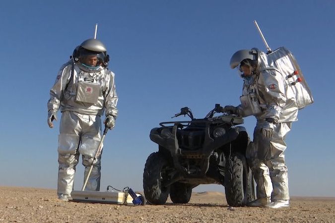 BEZ KOMENTÁŘE: Mars na Zemi: Na poušti v Ománu provádějí vědci testy v podmínkách jako na rudé planetě