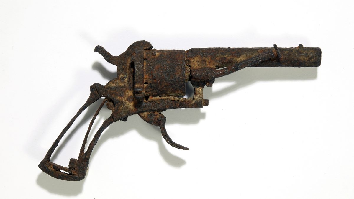 Revolver, který jde do dražby. Odborníci se domnívají, že jde o zbraň, kterou se zabil Vincent van Gogh.