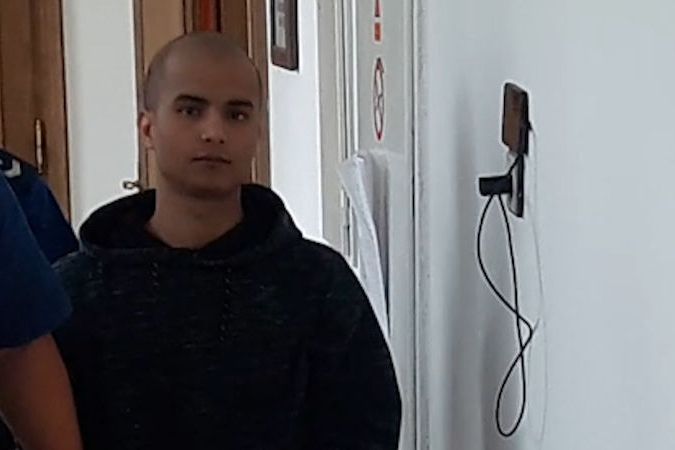 BEZ KOMENTÁŘE: Mladý Nepálec Sagar Neupane u Krajského soudu v Praze
