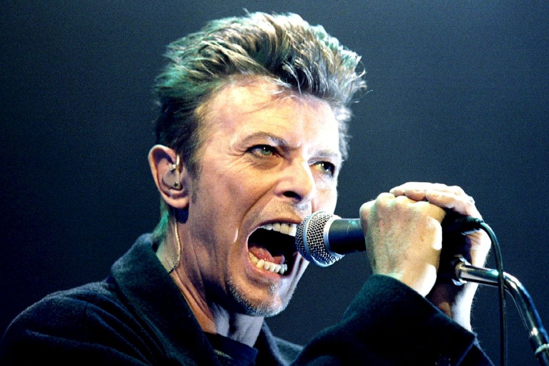 David Bowie byl britský zpěvák, herec, hudební skladatel a producent. 