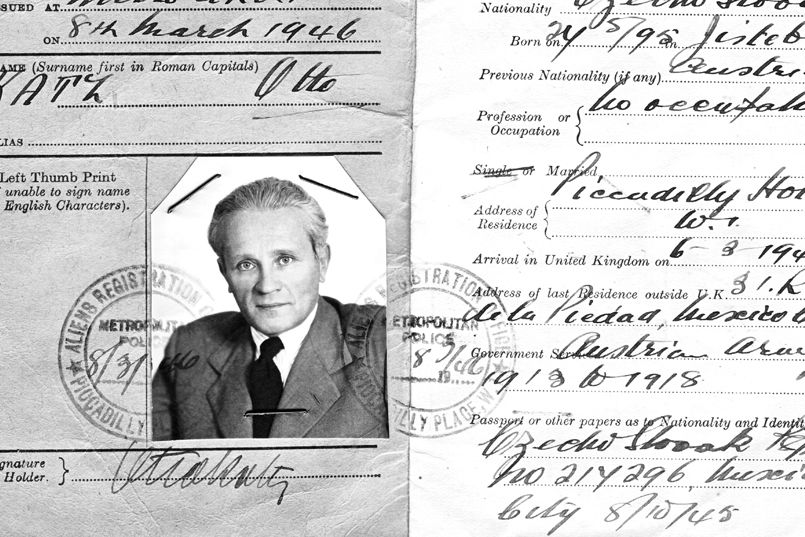 Certifikát na jméno Otto Katz opravňující svého majitele k dočasnému pobytu ve Velké Británii při návratu do vlasti v roce 1946. Tento doklad ilustruje pestrost identit Andrého Simona.