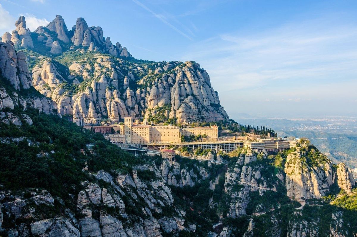 Klášter Montserrat ve stejnojmenném katalánském pohoří