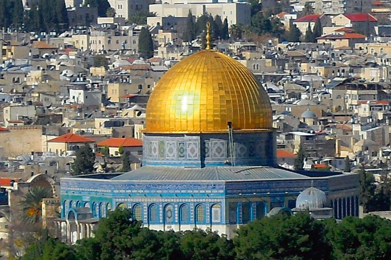 Islámská svatyně na Chrámové hoře: Skalní dóm, a skála, na níž byl v 7. století postaven, je nejznámější pamětihodností Jeruzaléma. 