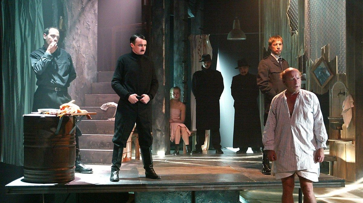 Divadelní představení Mein Kampf na francouzském festivalu d'Avignon.