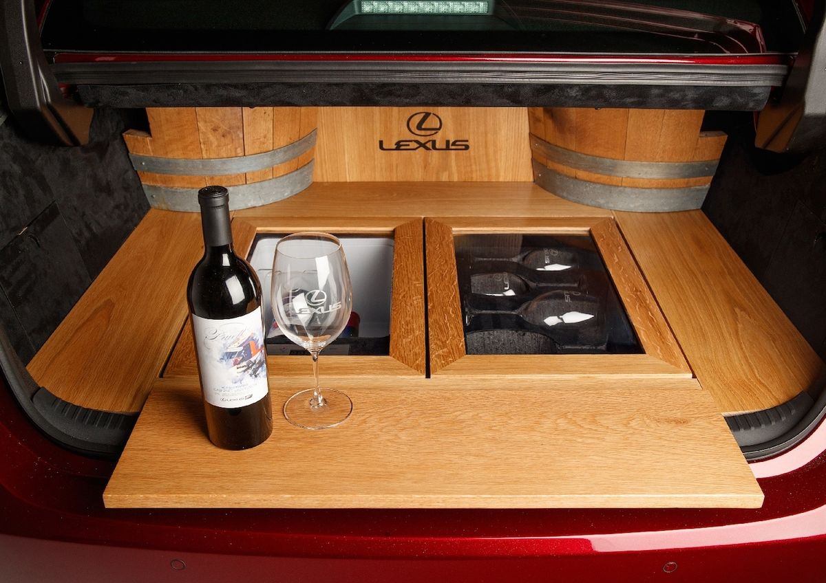 Lexus ES 350 pro milovníky vína - SEMA Show 2018