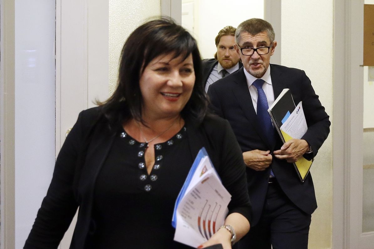 Premiér v demisi Andrej Babiš a ministryně financí v demisi Alena Schillerová 