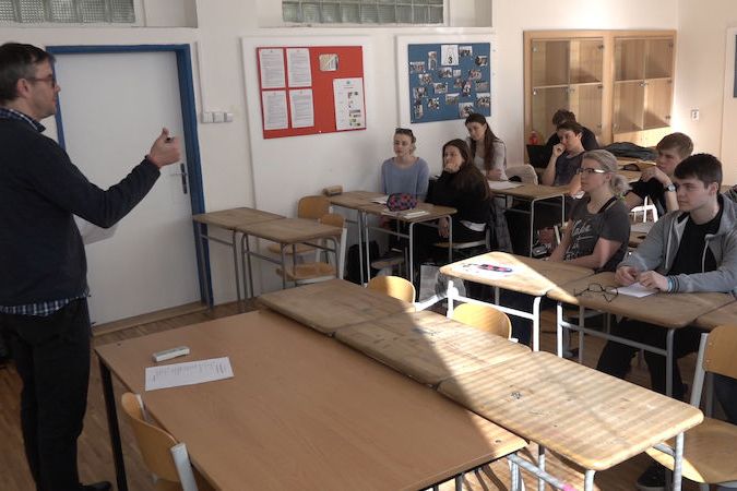 Státní maturita se blíží, začne slohovou prací z českého jazyka 