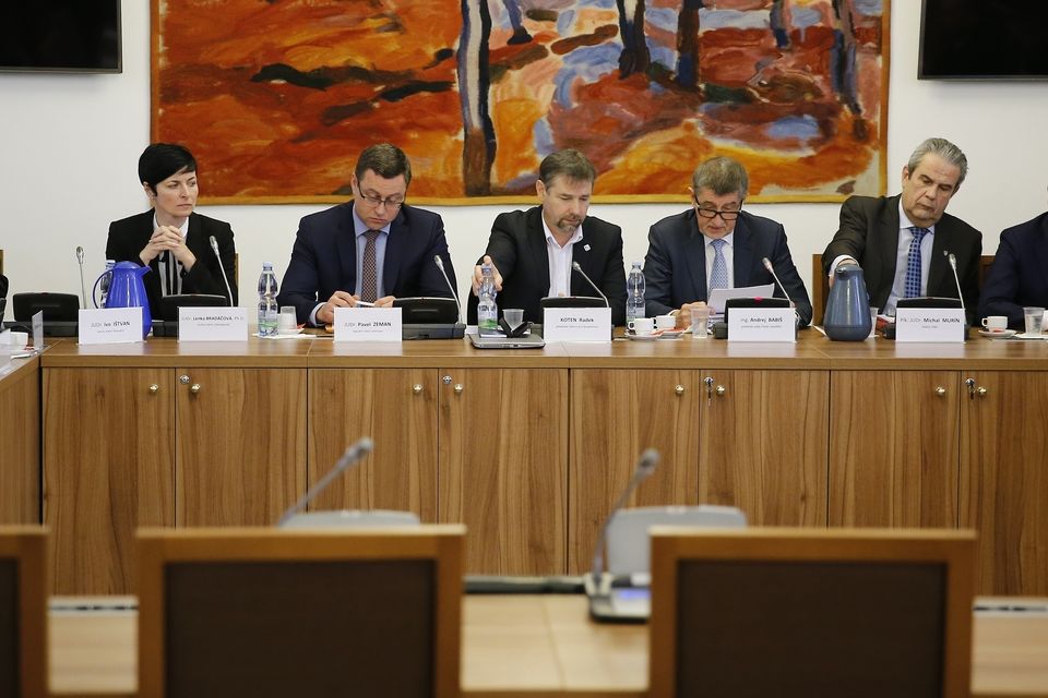 Lenka Bradáčová, Pavel Zeman, Radek Koten, Andrej Babiš a Michal Murín 15. března 2018 v Praze na schůzi sněmovního bezpečnostního výboru.