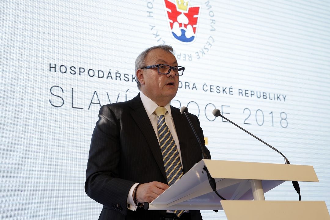 Vladimír Dlouhý je od roku 2014 prezidentem Hospodářské komory.