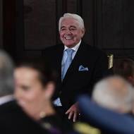 Slavnostní ceremoniál k udílení státních vyznamenání 28. října 2018 na Pražském hradě. Na snímku herec Jiří Krampol