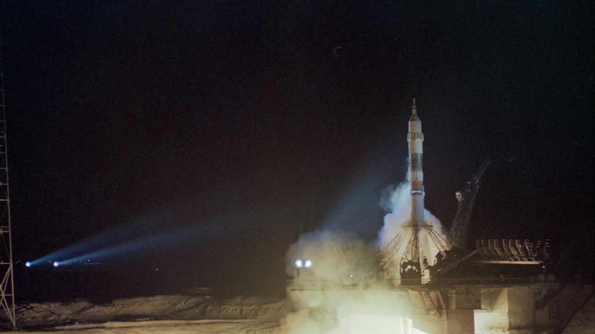 Start rakety Sojuz U s kosmickou lodí Sojuz-28