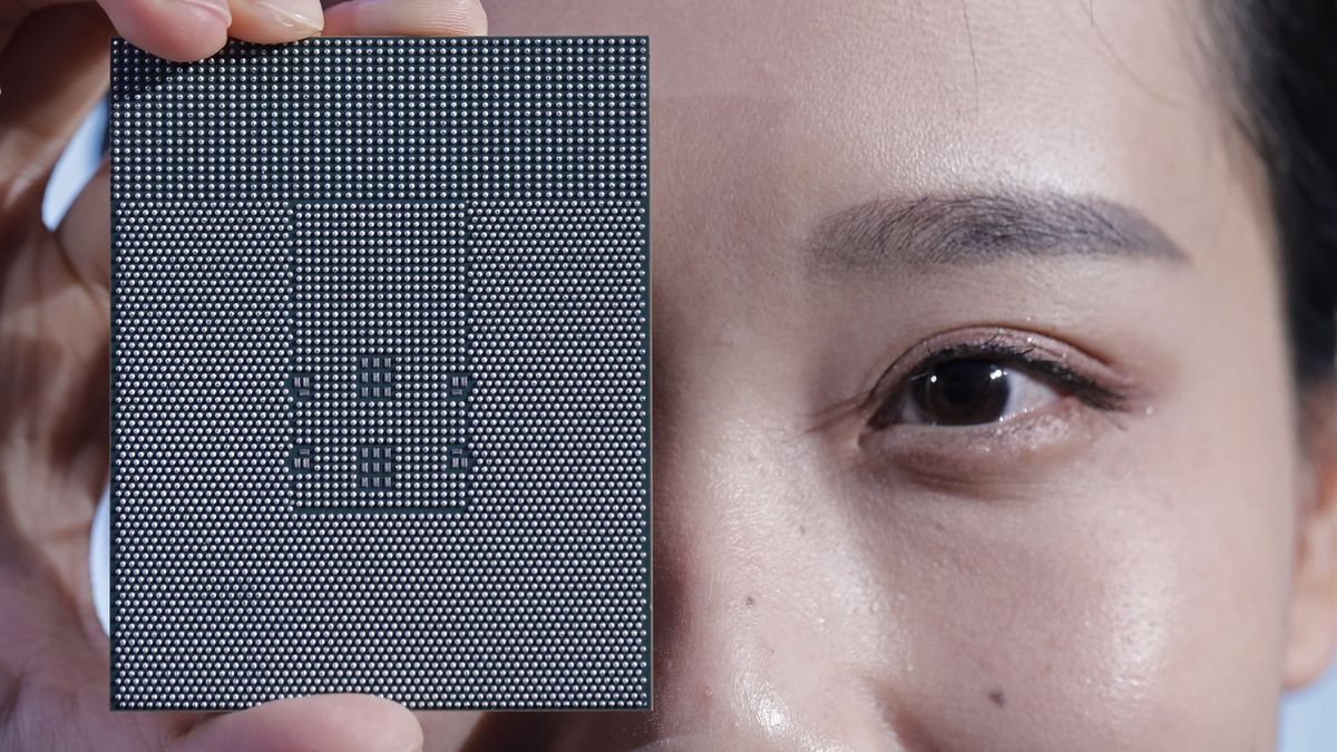 Čína usiluje o vývoj vlastních čipů, potřebuje ale zahraniční technologii