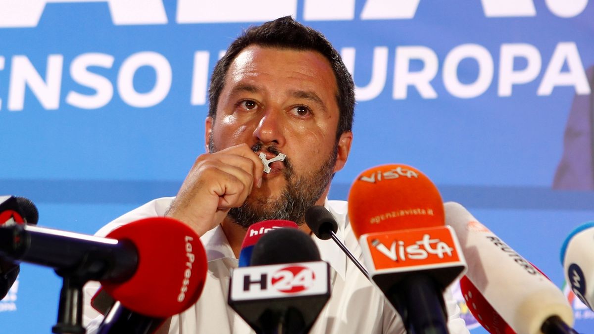 Soud kvůli lodi s migranty Salviniho nakonec nemine